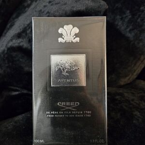 Creed Aventus Silver and Black Packaging